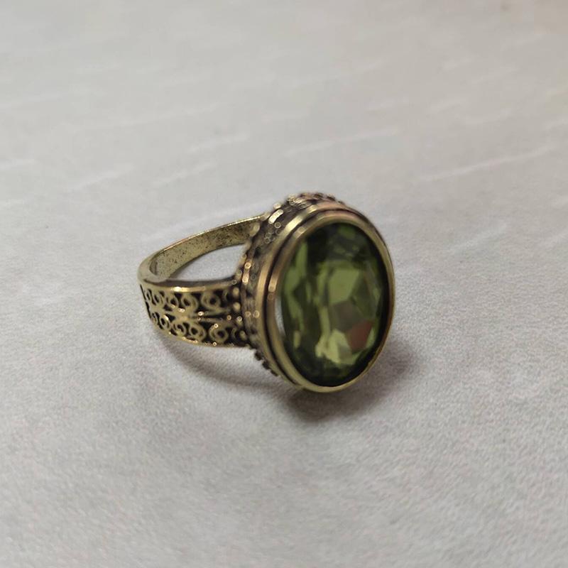 Vintage Peridot Green Zircon Rings for Women Carved Flower Pattern Ring Fashion Creative Design Handmade Wedding Party Jewelry