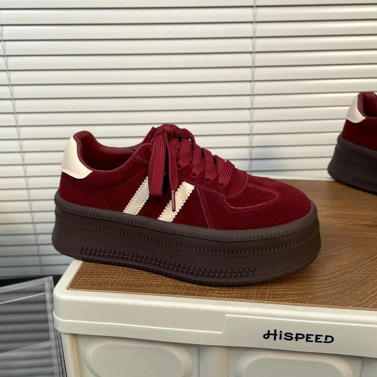 

2025 spring and autumn new muffin red retro German training shoes matte leather color matching casual sports thick baseplate shoes women 40