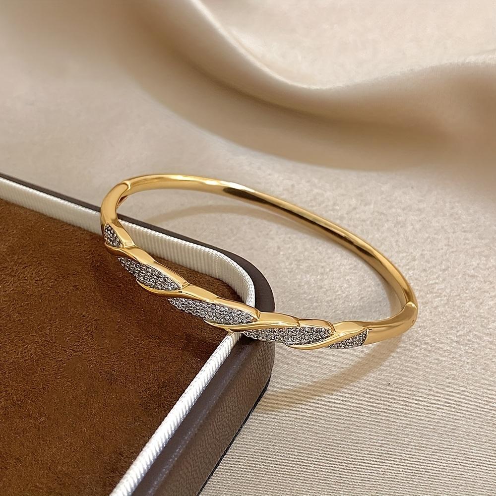1A Stylish Twisted Half-circle Rhinestone Copper Bracelet, an Elegant and Versatile New Spring/summer Couple's Bracelet, Suitable for Daily Wear and