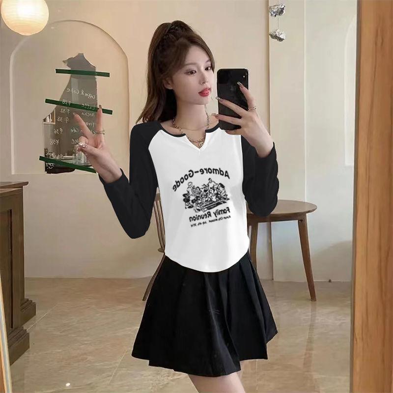 Long-sleeved T-shirt for Women, A Korean-style Top for Autumn and Winter, with A V-neck Base Layer Worn Inside