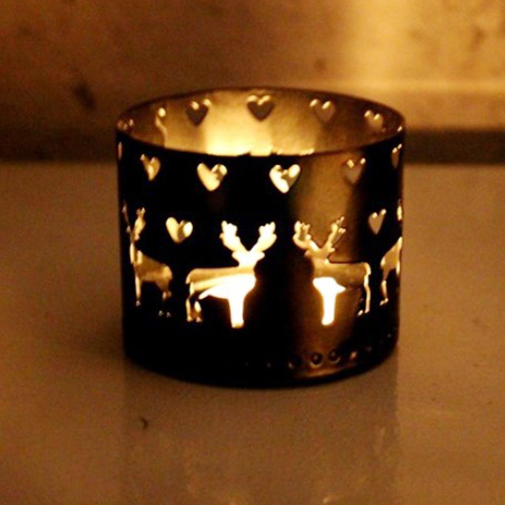 Christmas Iron Hollow Candle Holders Xmas Candlestick Decoration Vintage Style Hollow Candleholder for Home Pub Bar Cafe Decor