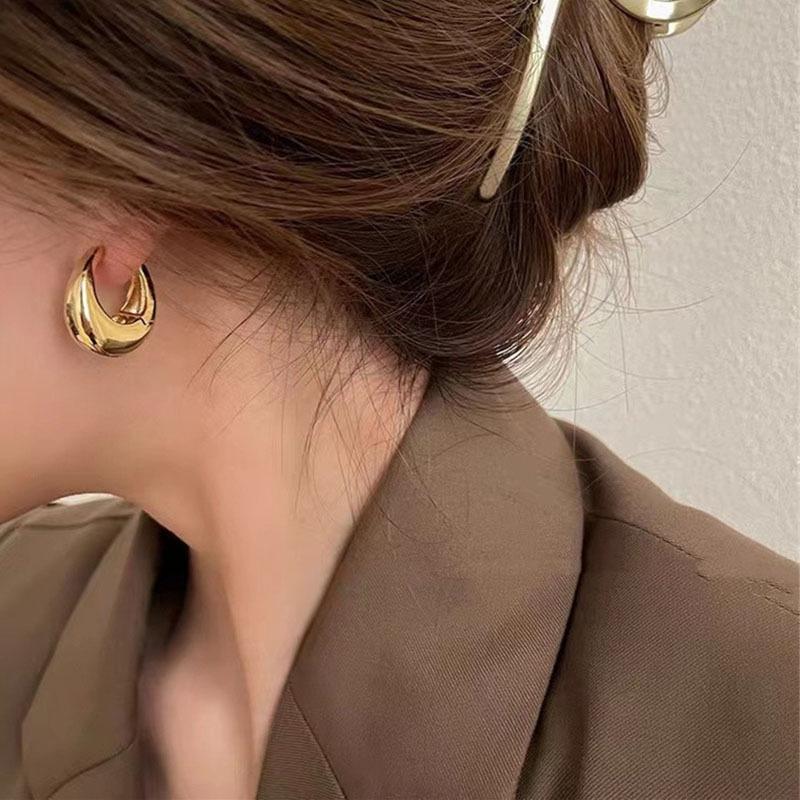 Oval Ear Buckle Women's Simple Fashion Temperament Commuting Niche Design Ear Jewelry