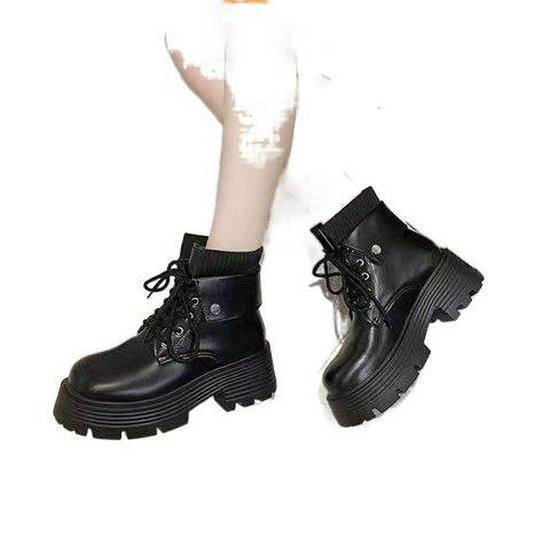Women's High-End British Style Martin Boots with Thick Soles - Trendy, Versatile, Slimming Short Boots for Autumn and Winter.