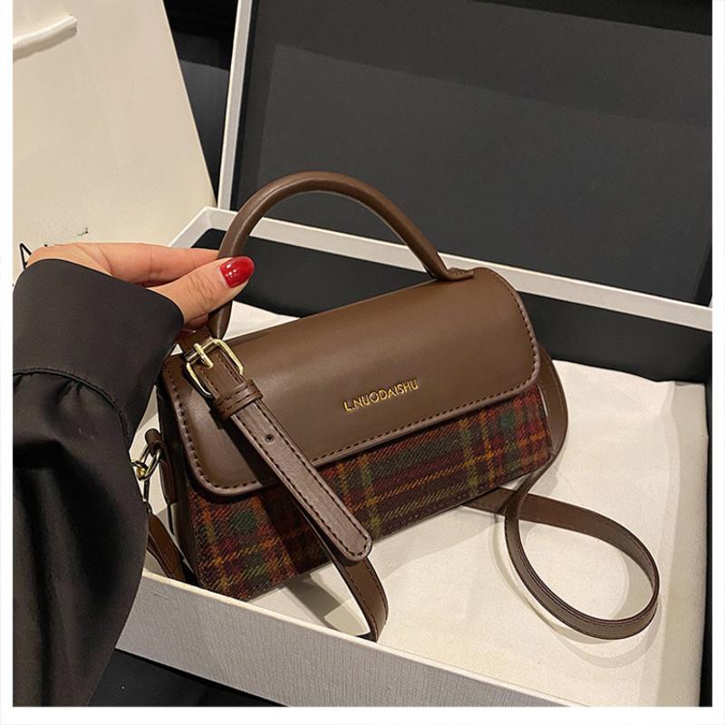 Классическая однотонная сумка на плечо высокого класса для женщин — фото 14