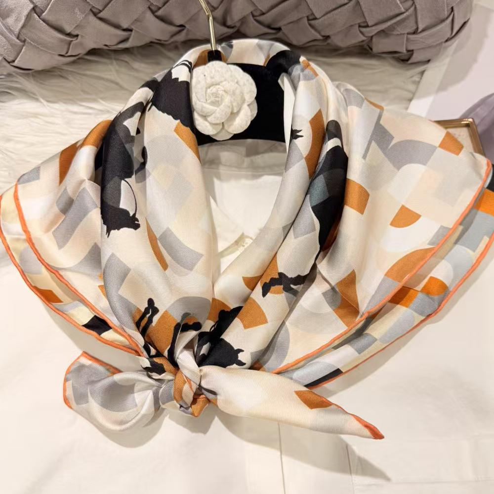 Light  Purple Women'S 100% Mulberry Silk Scarf Neckerchief Spring Fall New Luxury Floral Design Satin Squaresilk Scarves 65*65Cm