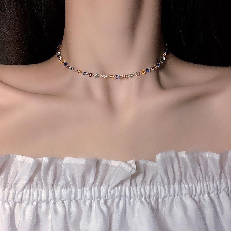Modisches Smaragd-Strassstein-Choker-Halsband für Damen Mädchen Zarte Goldfarbene Schlüsselbein-Kettenhalskette Schmuck Geschenk