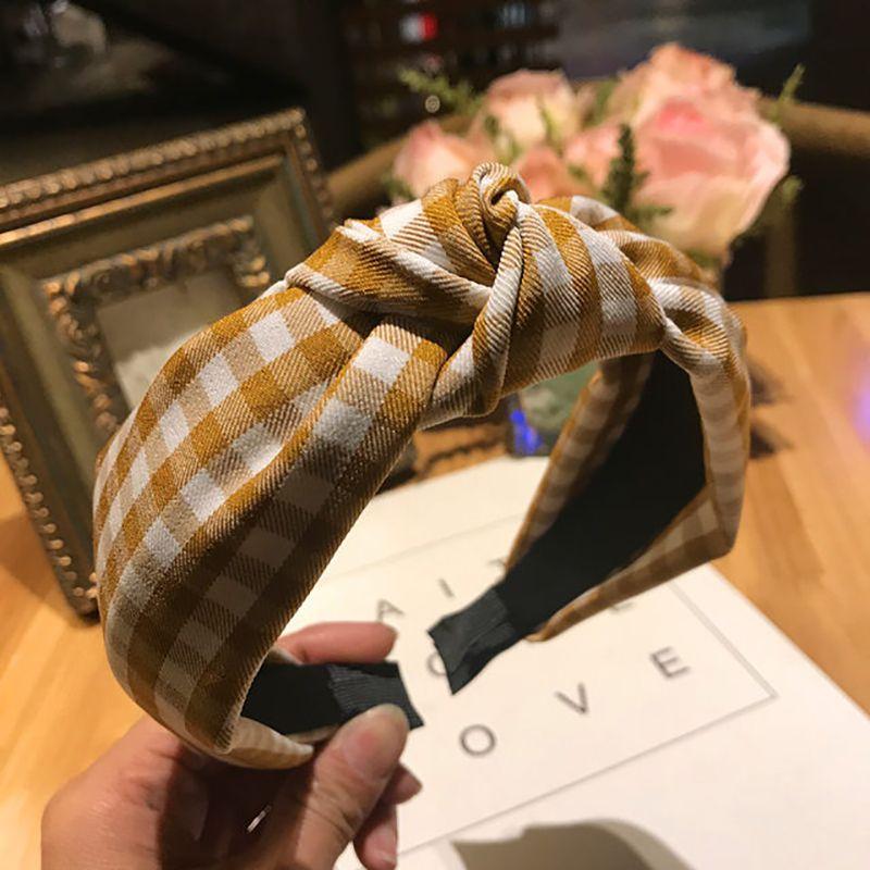 Stylish Women's Cute Hair Band With Twist Band And Wide Brimmed Design For Effortless Chic