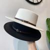 Autumn and Winter Flat Top Top Top Hat, Men's and Women's Wide Brims, Fashionable Retro British and European and American Style, Belt Buckle Woolen B