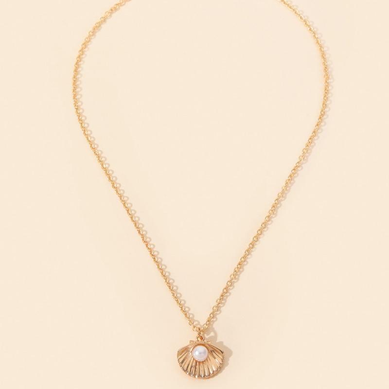 Womens Light Luxury Niche Design Shell Pearl Pendant Necklace Elegant Versatile Chain