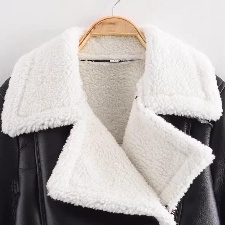 Autumn new women's clothing, design fur integrated short Spice Girl locomotive jacket