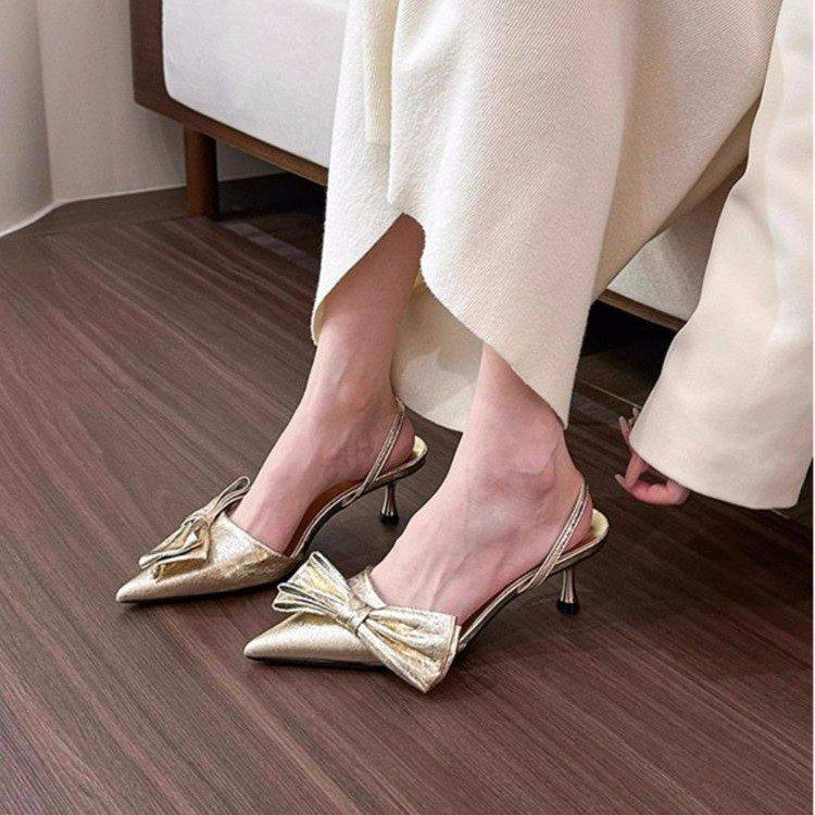 Europäischer und amerikanischer Stil Laufstegmodel, Metall-High-Heel-Sandalen 2024 neu Schleifendekoration spitze Zehenpartie Bag-Head-Sandalen Damen Oberbekleidung