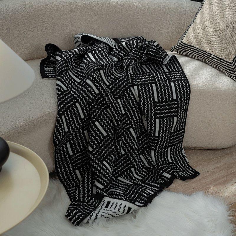 Vintage Black-White Striped Knitted Sofa Throw Blanket - Single-Person Office Nap Shawl AC Blanket