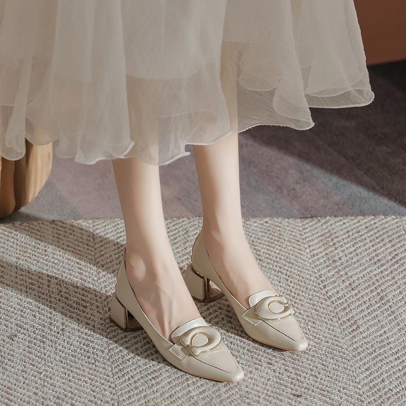 

Мягкие кожаные остроносые одинарные туфли женские новые толстые каблуки высокие каблуки средний каблук мягкая подошва универсальные женские туфли 39