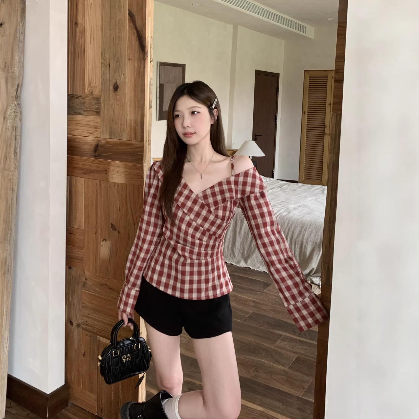 Plus Size French Retro Plaid V-Neck Off-Shoulder Long-Sleeve Top XXL