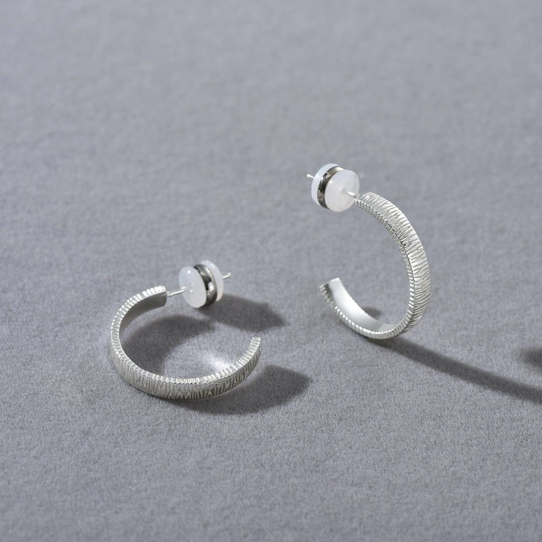 Niche Simple C-Type Premium Metal Striped S925 Silver Needle Stud Earrings Versatile Fashion Commuter Temperament Earrings