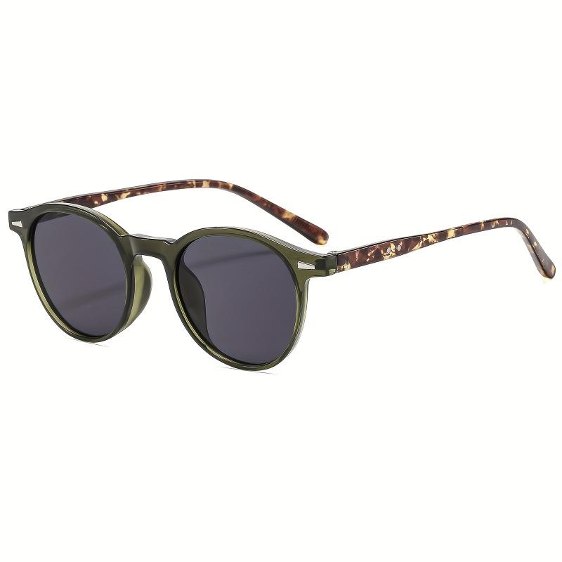 

1/4pcs trendy small cat-eye glasses with rivets, vintage unisex style. Perfect for outings, parties & photos.
