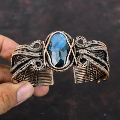 Bracciale rigido in Labradorite sfaccettata Bracciale a manchette con pietre preziose Bracciale rigido avvolto in filo di rame Bracciale rigido regolabile Gioielli in rame fatti a mano Regali di nozze
