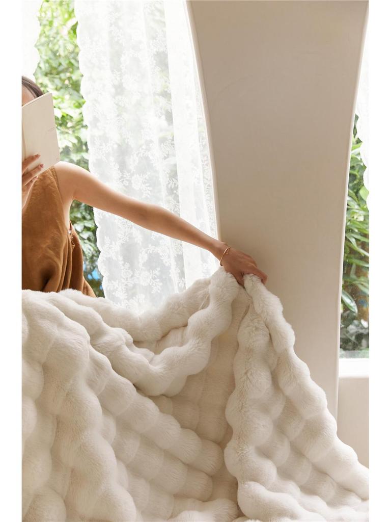 Double-Sided Thickened Faux Rex Rabbit Fur Blanket - Warm Bubble Fleece Throw for Office or Sofa