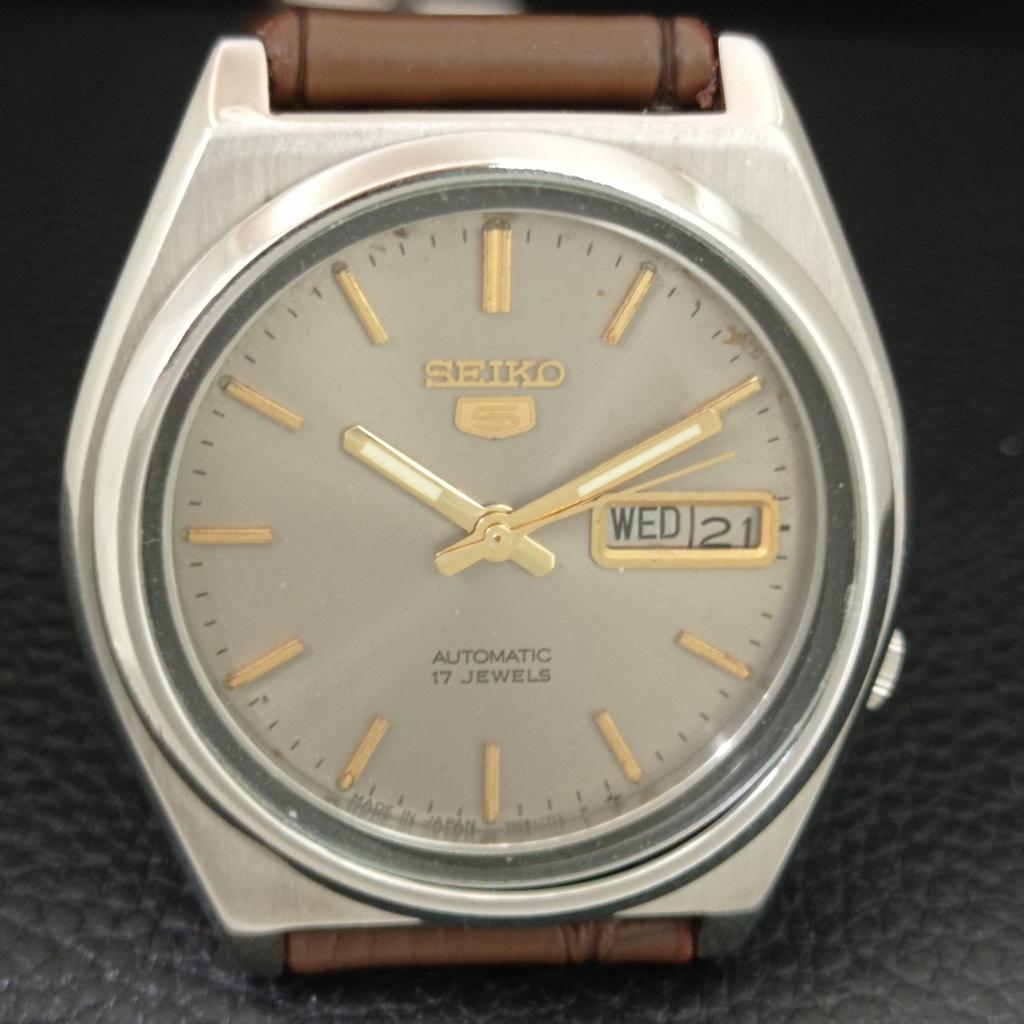 VINTAGE SEIKO 5 AUTOMATIC JAPAN MENS ORIGINAL DIAL WATCH A709161-1