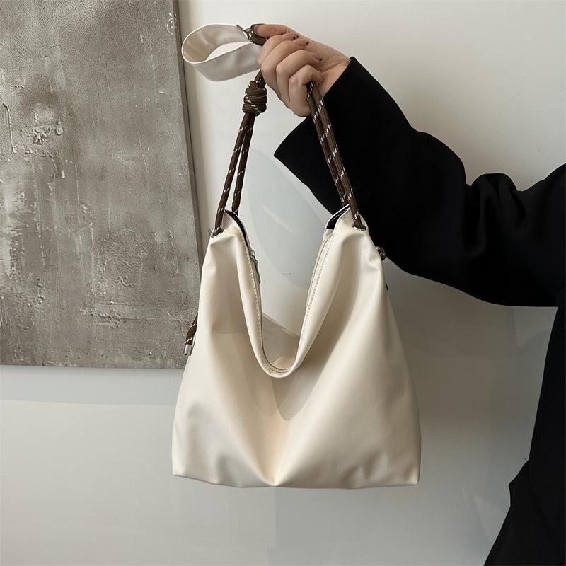 Premium texture large capacity tote bag women's autumn and winter lazy style versatile retro commuter student class shoulder bag