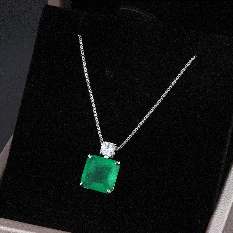 Jewelry Direct Sales Color Treasure Inlaid Simulation Emerald Pendant Retro Women'S Elegant Necklace
