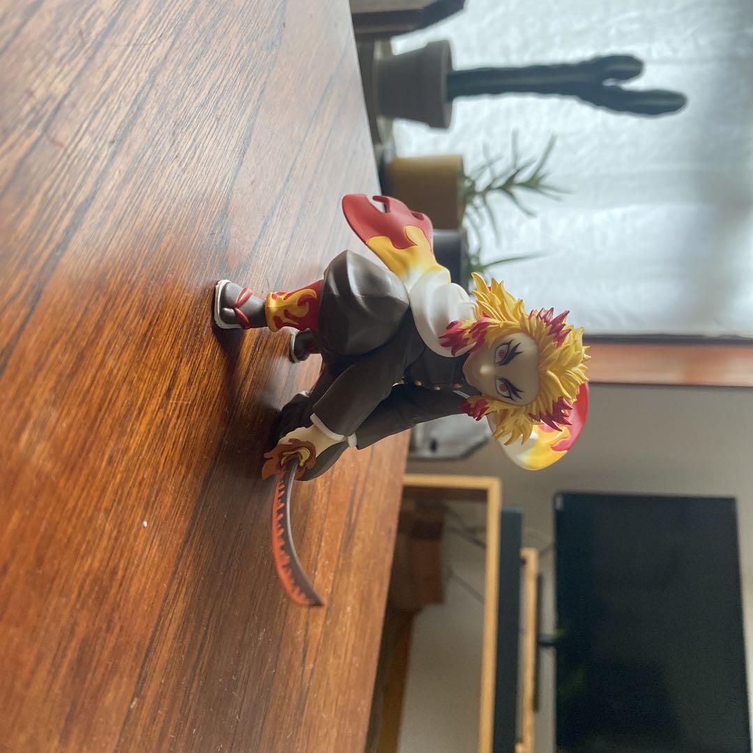 

[USED] Kyojuro Rengoku figure