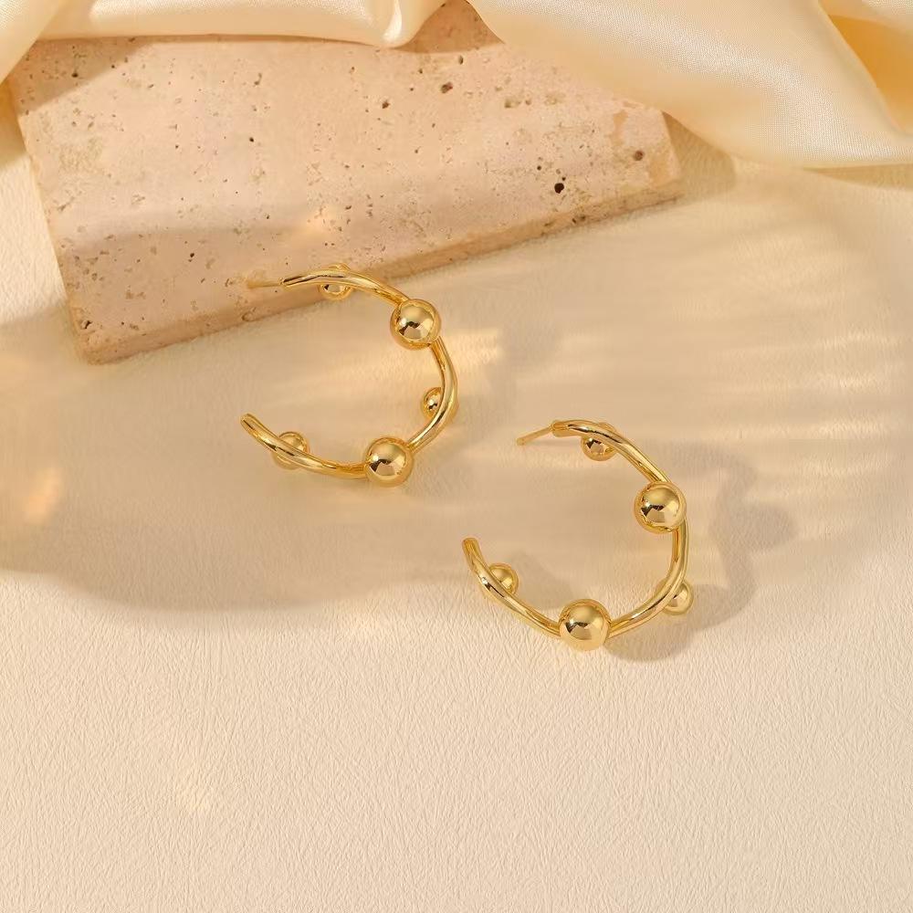 Fashion new versatile creative geometric ball C-shaped stud earrings women s earrings direct sales