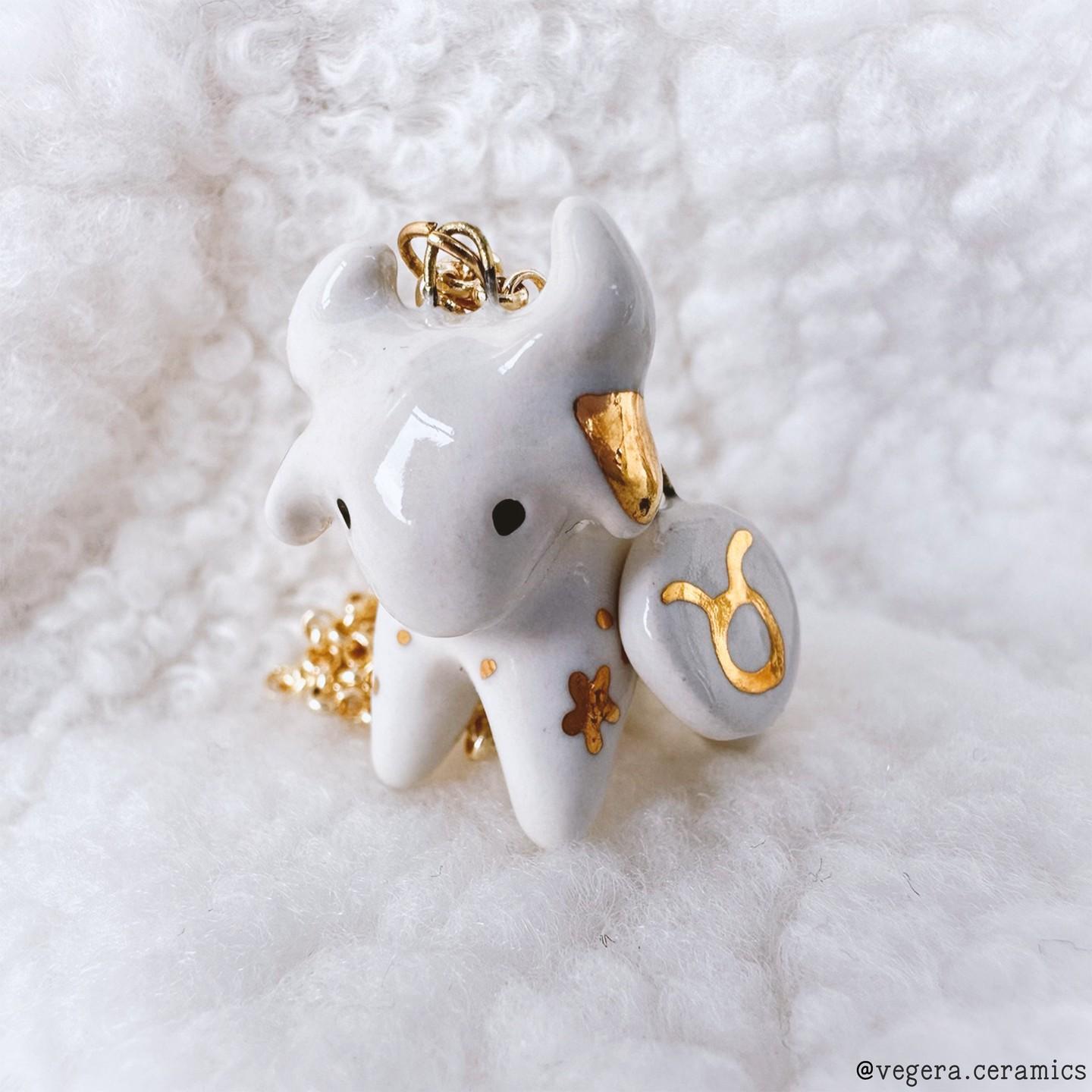 

Personalized Zodiac Taurus Animal Pendant, Exquisite Necklace, Collarbone Chain, Electroplated Gold Color Retention