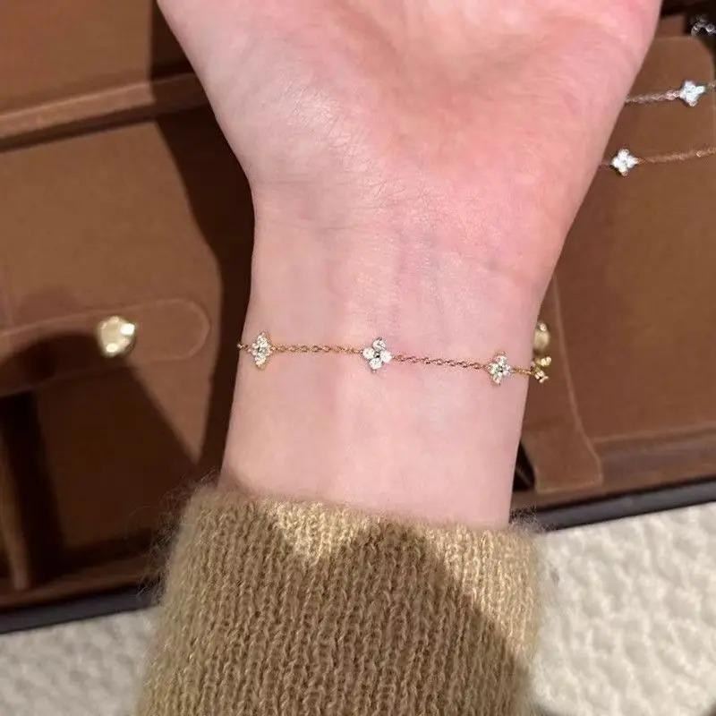 1PC French light luxury four-leaf clover bracelet female-feeling gypsy flower versatile hand jewelry