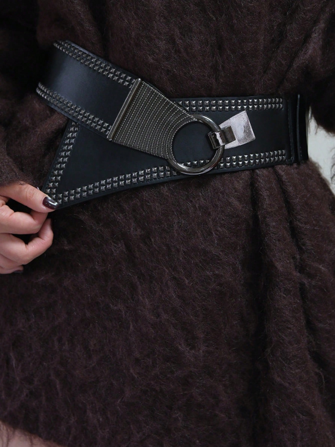 

1pc Wide Rivet Waist Belt, Retro Fashion Punk Rivet Y2K Style Waist Belt For Sweater, Coat United States