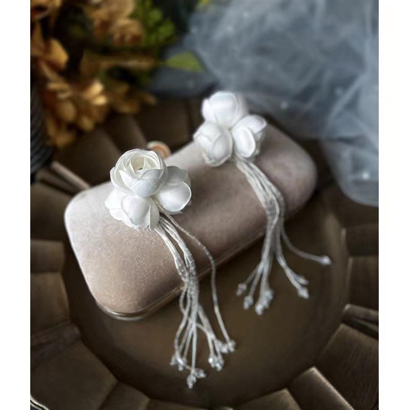 

Жемчуг Свадебные серьги ручной работы Цветочные цветочные капли Свадебные серьги Аксессуары для невест Женщины Девочки Украшения для вечеринок