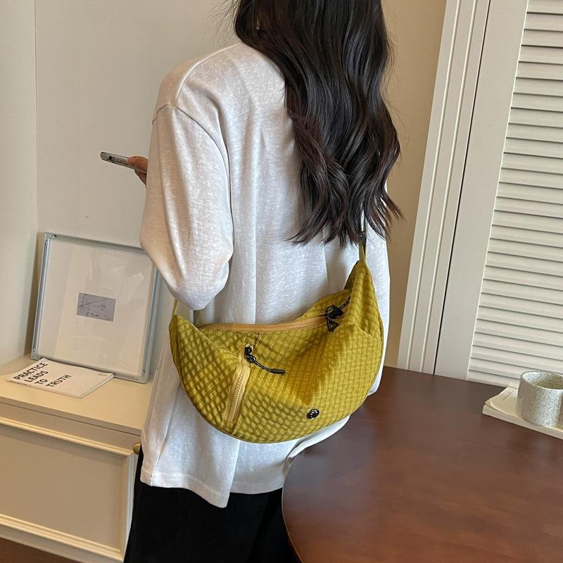 Crossbody Bag - Large Capacity for Daily Commuting and Exercise, Single Shoulder Bag with A Unique Design, Shaped Like A Dumpling.