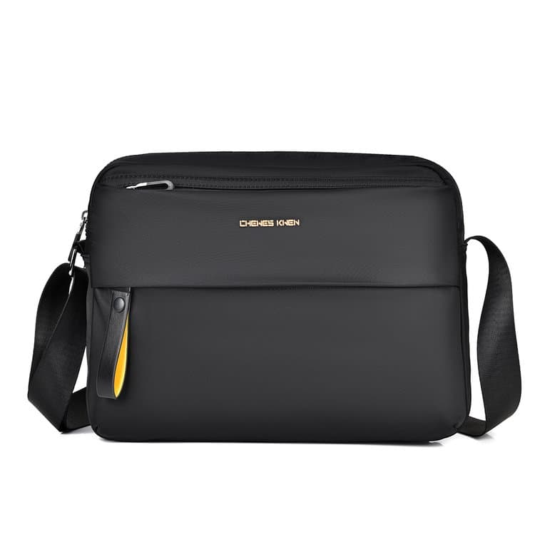 Casual and simple men's shoulder messenger bag