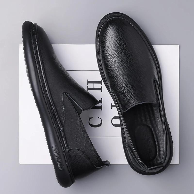 Soft Sole White Perforated Flat Loafers Comfortable Leather Business Shoes Casual Shoes for Men Breathable Slip-On Walking Shoes