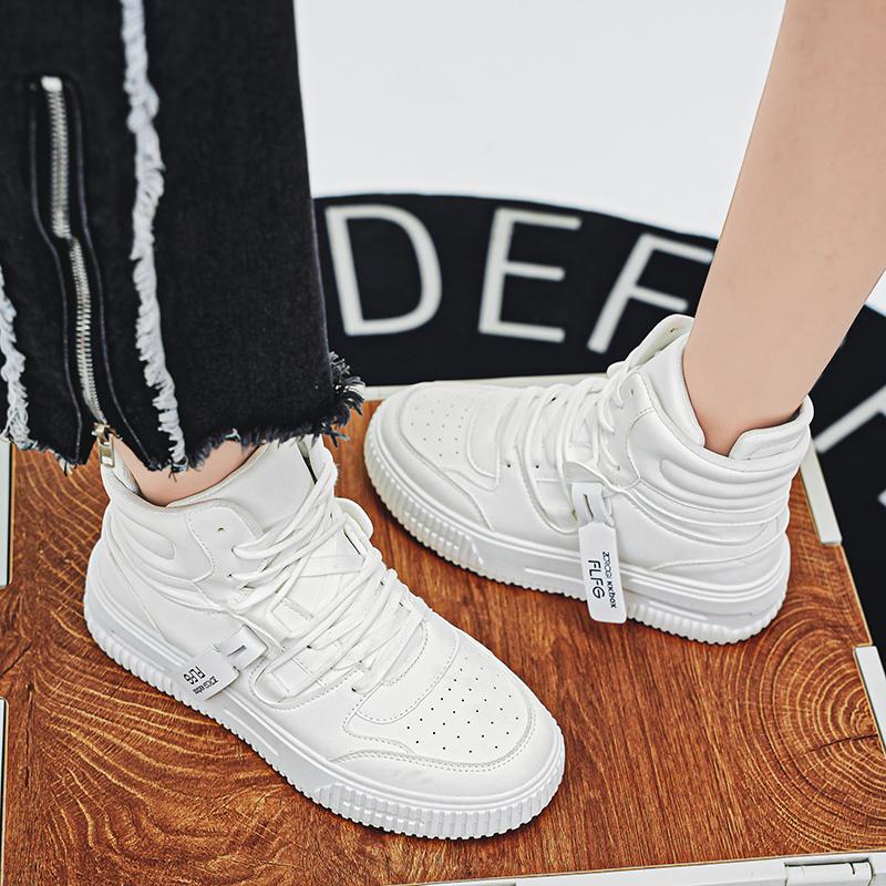 New Fashion Casual Sneakers High Top Skateboard Shoes Student Boots Men and Women Trend Wear Resistant Two-color Couples