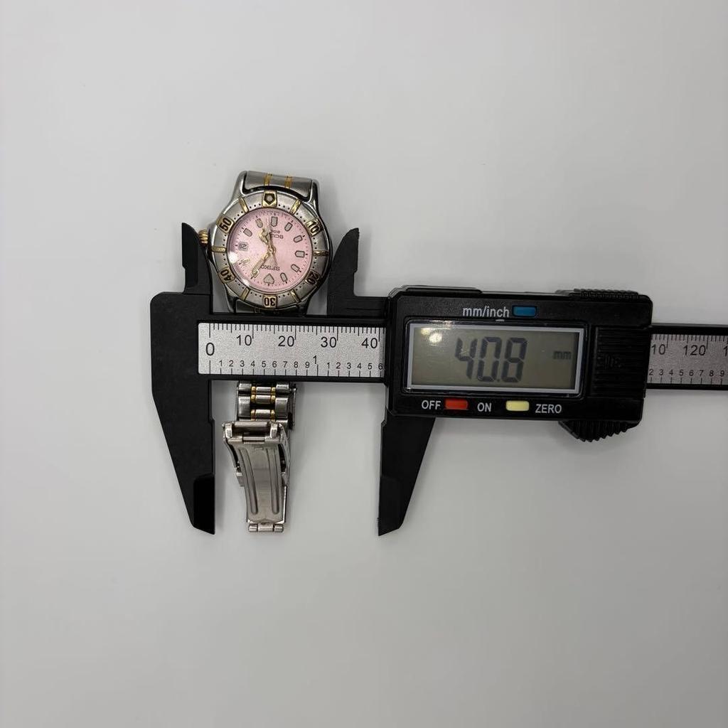 Slightly flawed SEIKO Date SCUBA Diver 200m Scuba Gold and Pink Watch Ladies' Watch, Seiko, Dial, Two-Tone Diver's