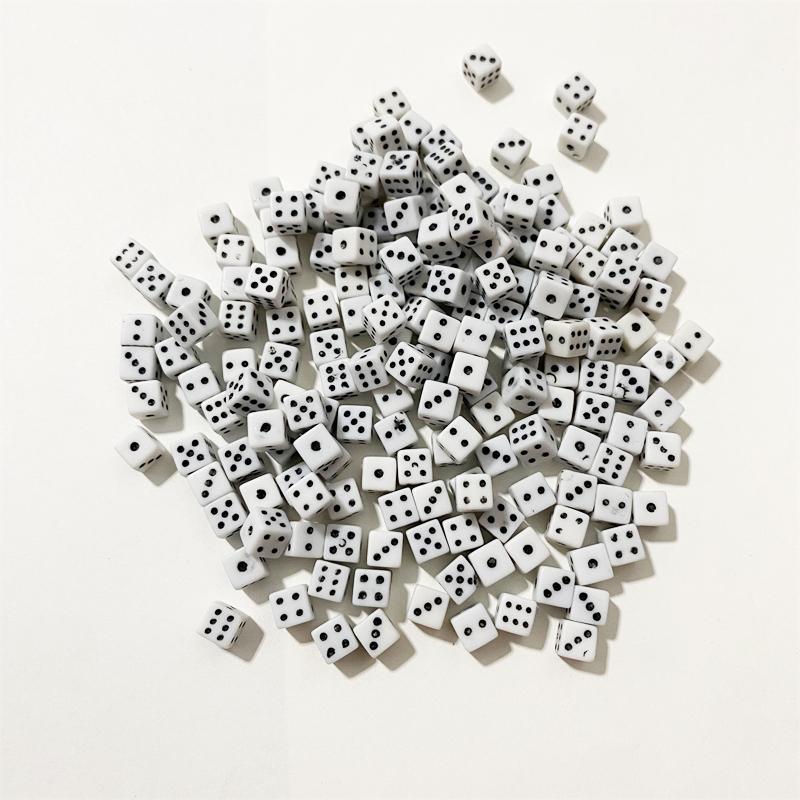 100 Stücke 5*5*5mm Mini D6 Acryl Gaming Rechtwinklig Punkt Würfel Standard Sechsseitige Würfel für Brettspiel zubehör