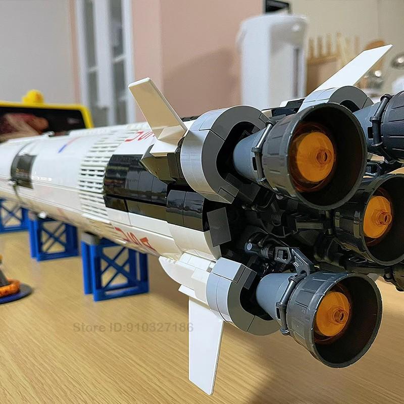 The Apollo Saturn V 92176 Building Blocks Space Rocket Idea Series Bricks Educational Toys For Children Birthday Xmas Gifts