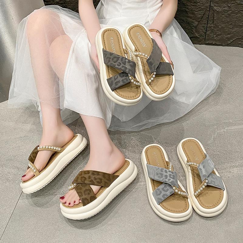 2025 spring and summer new pearl soft belt versatile temperament fashion beach wear thick-bottomed comfortable slippers