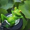 Schwimmende Froschstatue Harz Liegend auf Reifen Froschfigur Skulptur