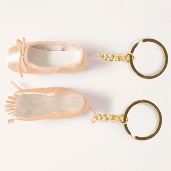 Yousheng Satin Ballet Shoe Keychain Handmade Mini Pointe Shoe Pendant with Keyring Ballet Lovers Bag Charm Gift for Ballet Dancers