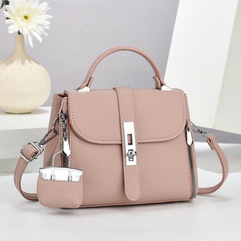 Exquisite small square bag, summer new versatile handbag, simple and fashionable shoulder messenger bag