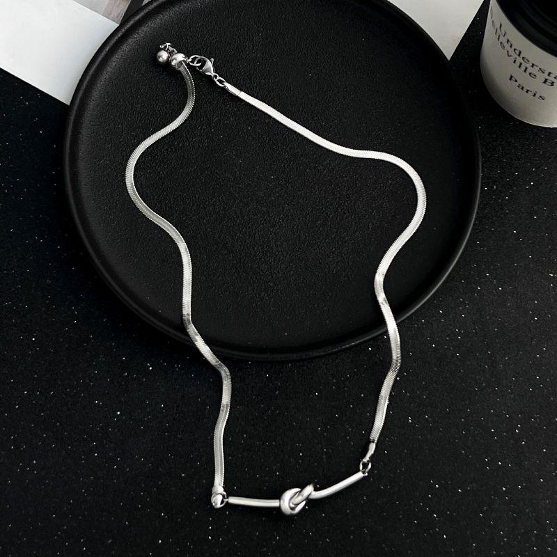 

Kansai Простой узел Цепочка из змеиных костей Женское Особый дизайн Персонализированная цепочка на ключицу Холодный ветер Титановая сталь Украшение Adjustable ~