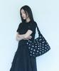 Oart Dot Pleats Shoulder Bag [Black]