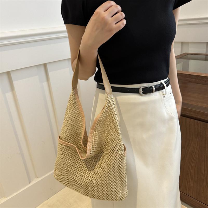 Trendy Medium-sized Straw Tote Bag For Women Perfect For Everyday Casual Use