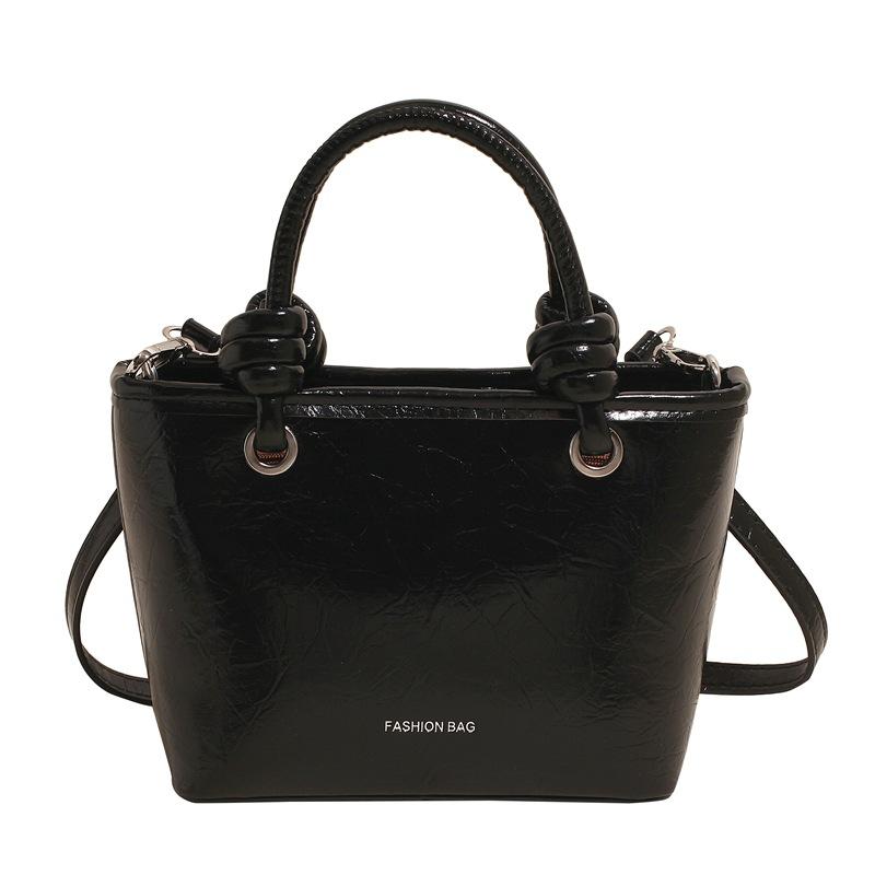 

Casual Handbag Fashion Versatile Bag New Messenger Bag no pendant чёрный