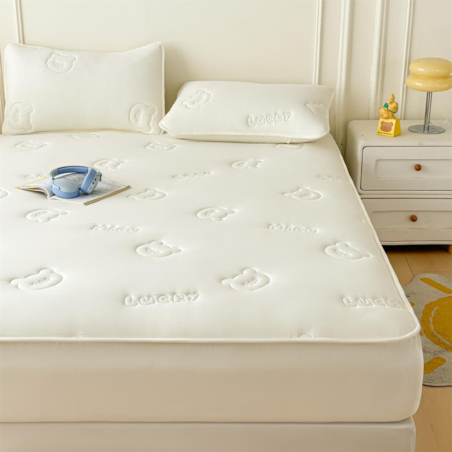 

Новый универсальный четырехсезонный чехол на матрас для студенческих общежитий в начале учебного года. 90 * 200cm Single Sheet