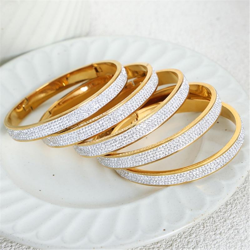 Royal Style Steel Bracelet Featuring Geometric Circle And Sparkling Mud Diamonds Spring Clasp Bangle