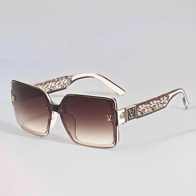

2026 Fashion Brand Luxury Designer Sunglasses for Women Square Vintage Elegant Cute Shades Trendy Travel Party Sun Glasses no case