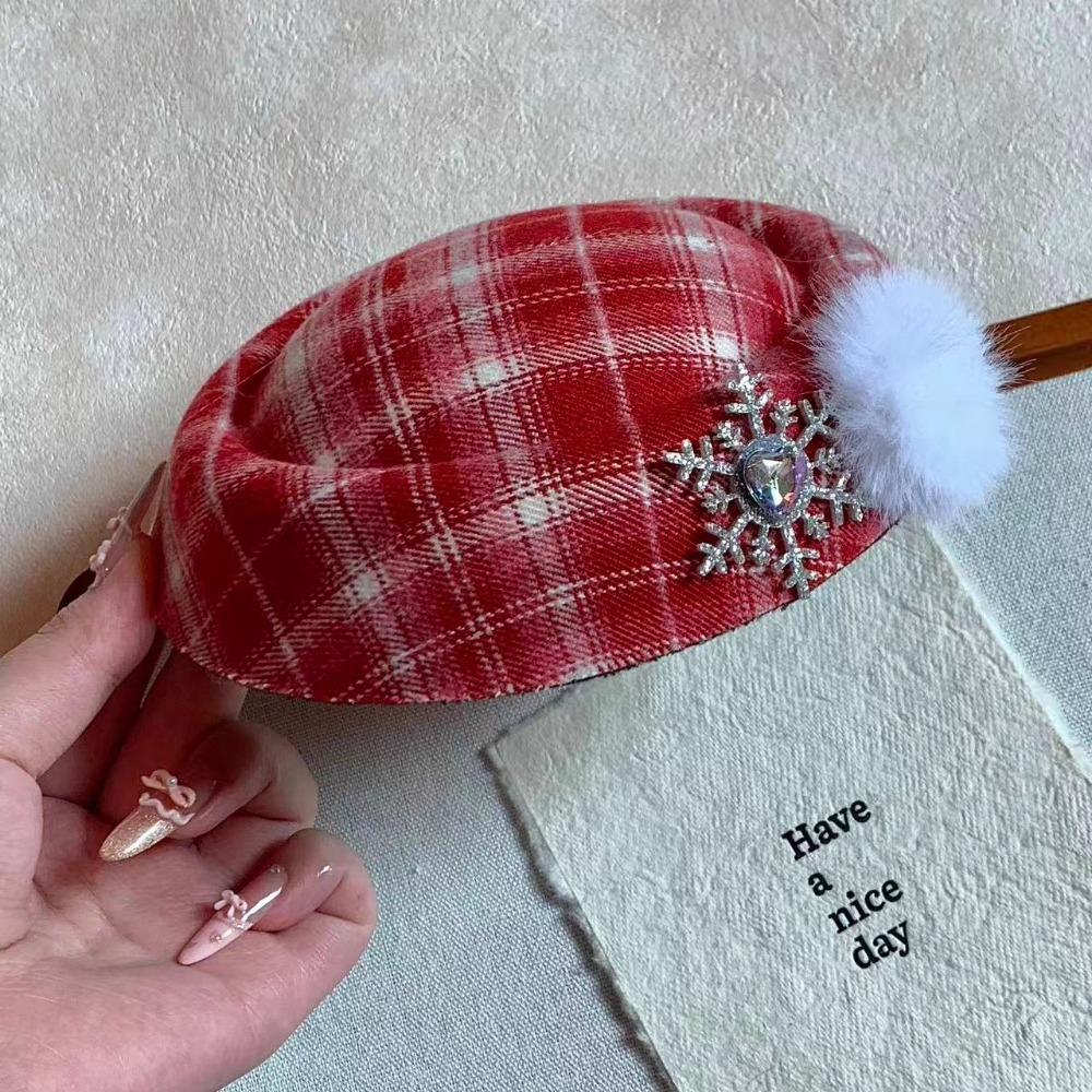Fashion Snowflake Pompom Lady's Beret Red Plaid Snowflake Hat Lightweight French Style Pearl Chain Beret Photo Cute Accessories